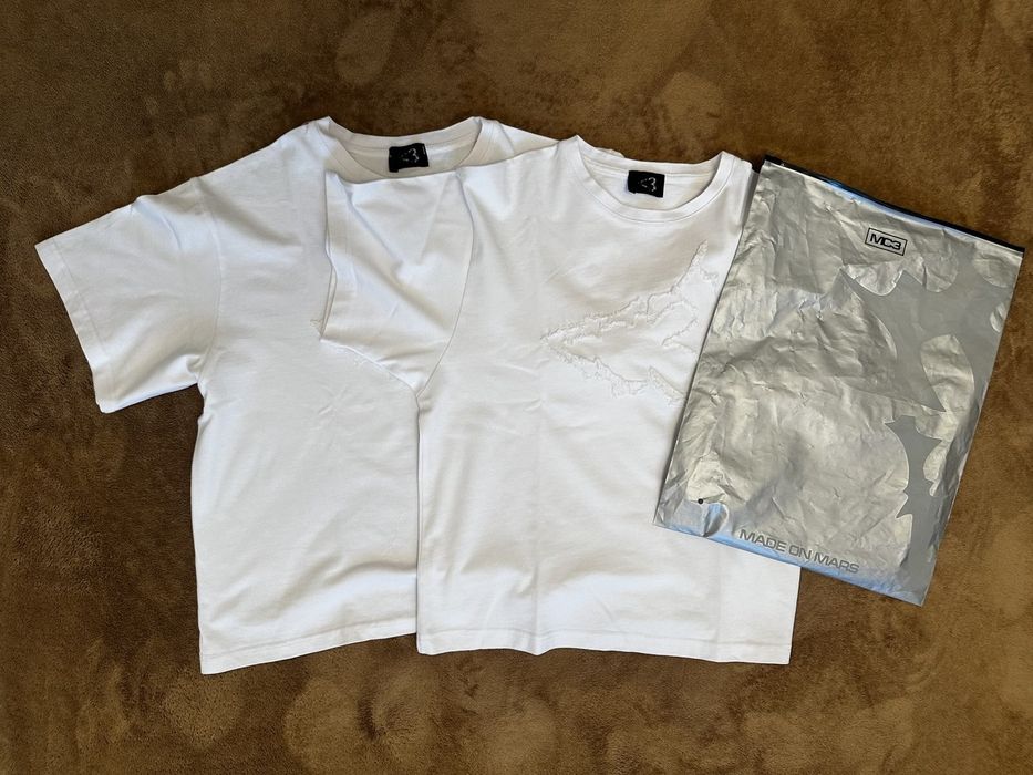 футболки мерч Егора Крида "< 3"