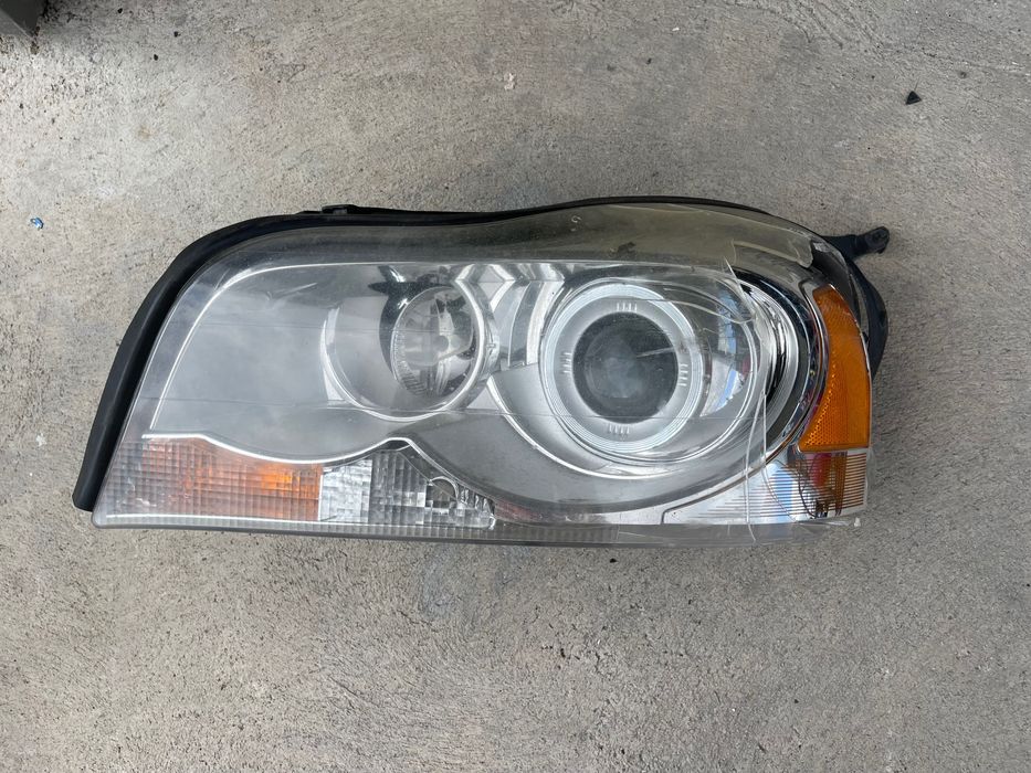 Volvo фар на части