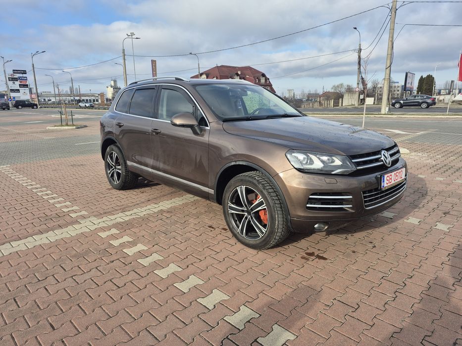 Vw Touareg 239cp casa 2011 Cash sau Rate
