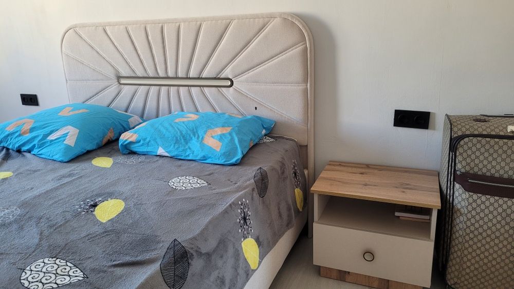 Продам спальный гарнитур