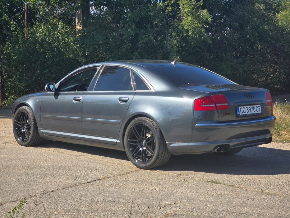 Audi S8 5.2  V10