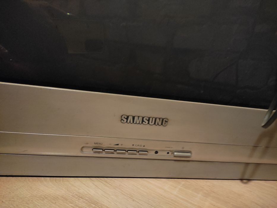 Телевизор в рабочем состоянии