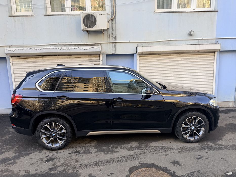 Bmw 3.0d-258cp-xdrive/trapa panoramica/scaune sport/distronic