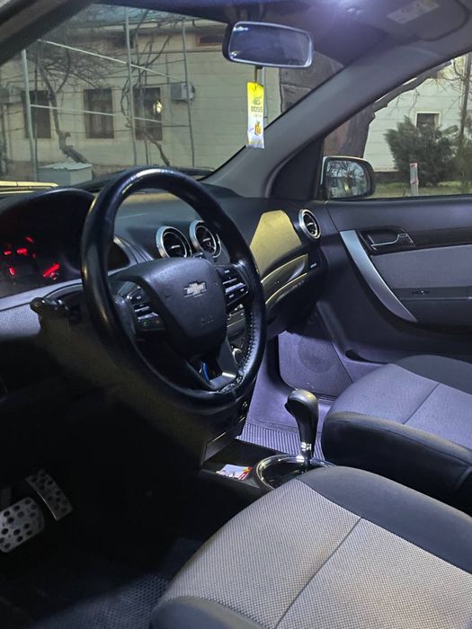 Srochno sotiladi Zor sostoyaniyada nexia 3 AT