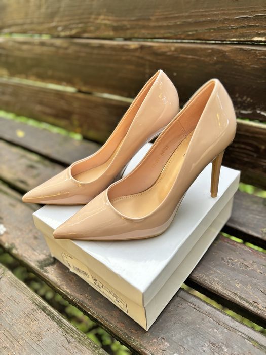 Pantofi stiletto nude