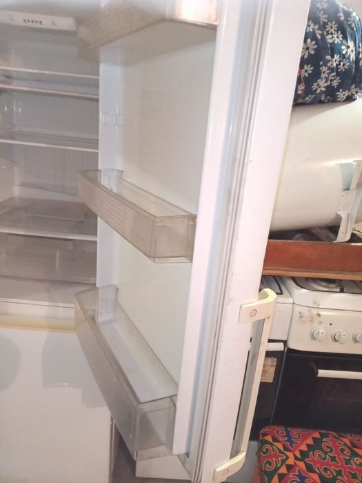 Продам холодильник