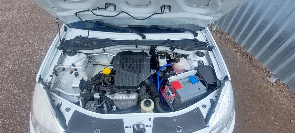 Продам  Рено  Сандеро 2010 года 1.6