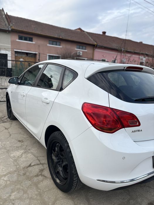Opel Astra J 2012 1.4