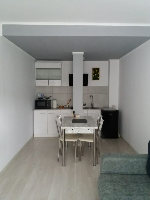 Vând apartament la munte