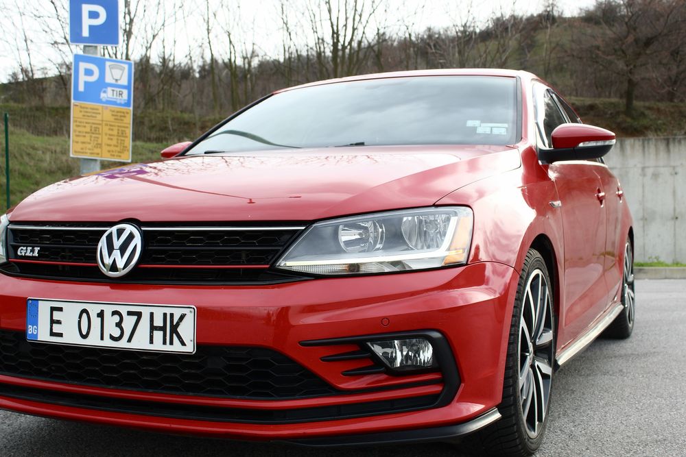 GLI Tornado Red 2018 г 99.хил км-BlindSpot-Fender