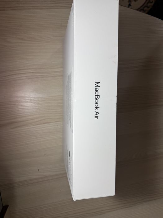 Apple MacBook Air M1 13” / 8GB / 256GB / 99% Battery