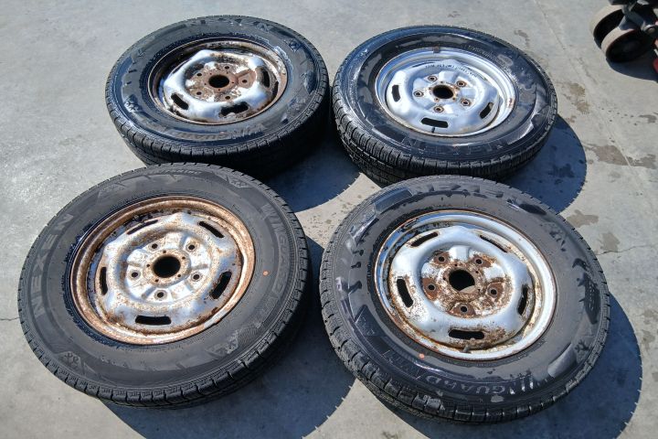 Jante tabla cu anvelope 16 - set 61/2JX16X56 215/75 R16 C  61/2JX16X5