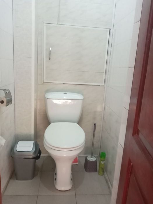 Srochna metro oldidan ijaraga 1 yoki 2 ta qiz,ayol olinadi.