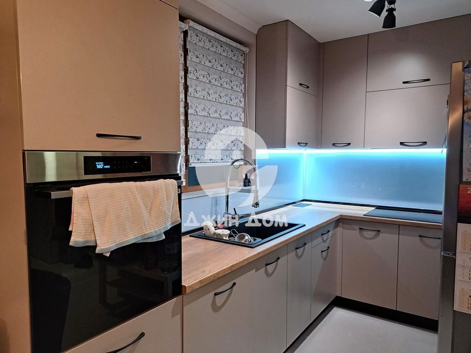 Продава се Къща в Свети Влас - 320 кв.м за 682 €/кв.м - Снимка #2