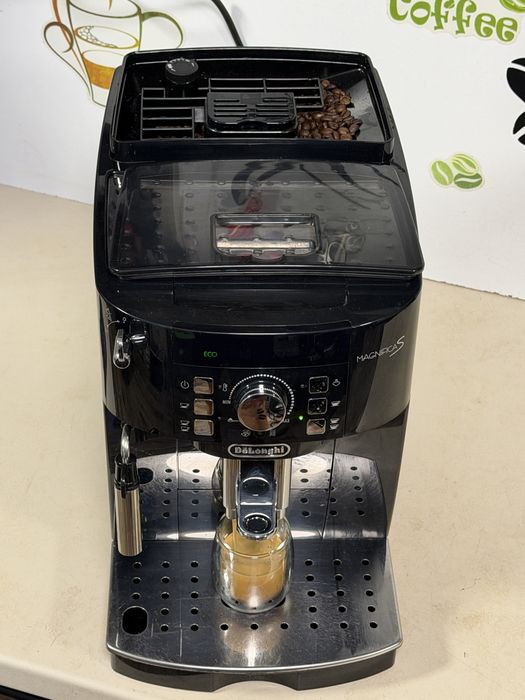 Кафемашина кафе автомат delonghi magnifica S с гаранция