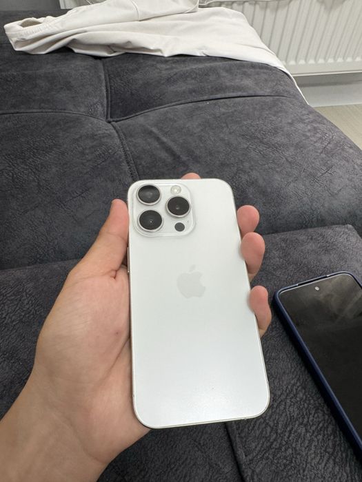 iPhone 15 pro 128gb