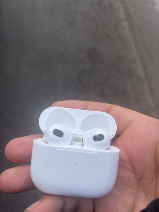 Эйрподс про первого поколения