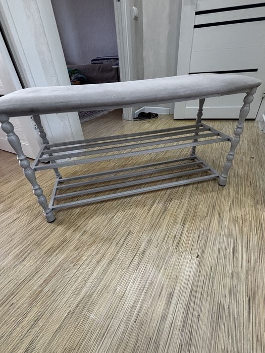 Продам обувницу в идеальном состтоянии.