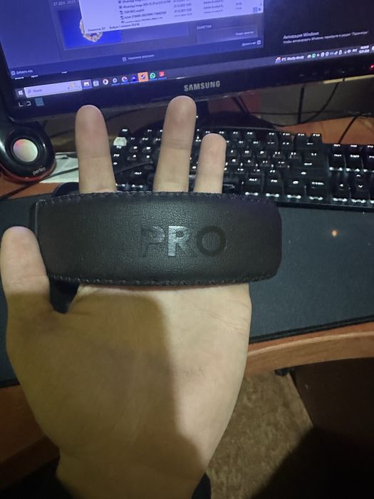 Наушники Logitech Pro