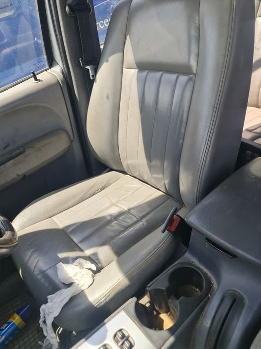 Dezmembrez cheroke kj motor 2.8 2.5 2.4