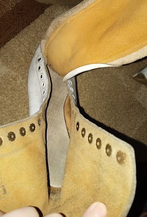 Дамски кънки за лед