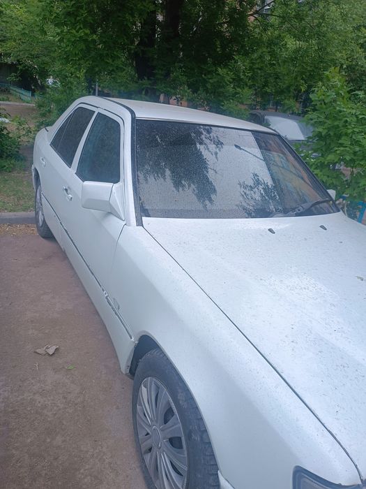 Продам Mercedes Benz E 260,1988 года