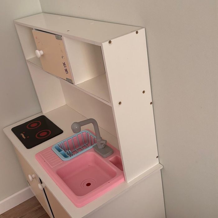 Продам игрушечный кухонный гарнитур