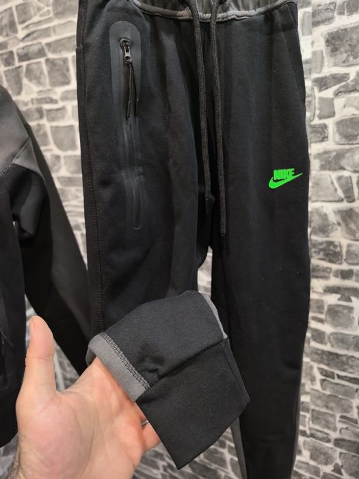 Nike Tech детски екипи намалени с 30%