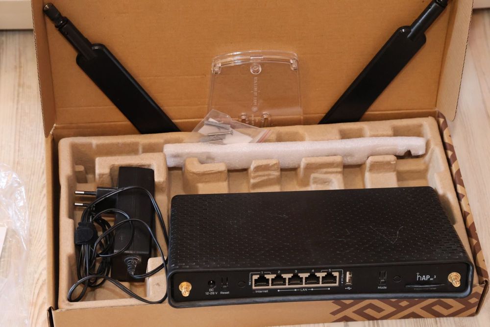 Роутър MikroTik hAP ac3 + Extender Cudy RE3600 BE3600 Wi-Fi 7