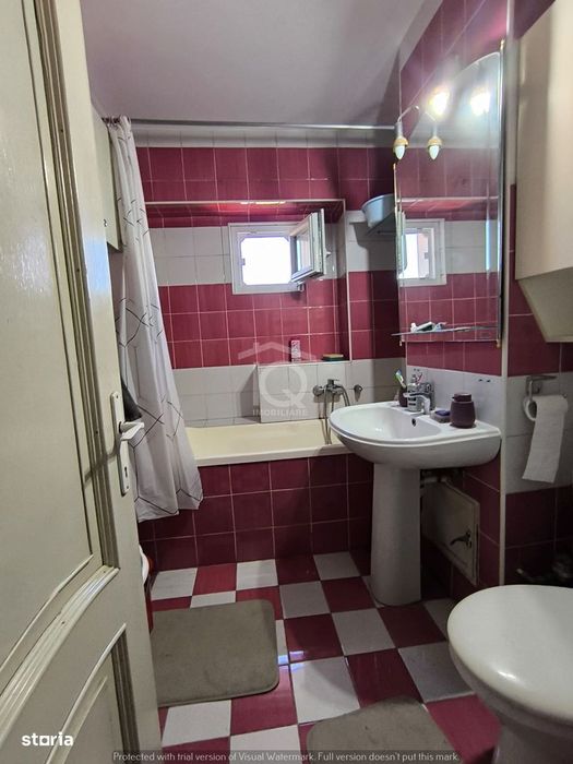 Apartament 4 camere decomandat Păcurari – 2 băi, etaj 3