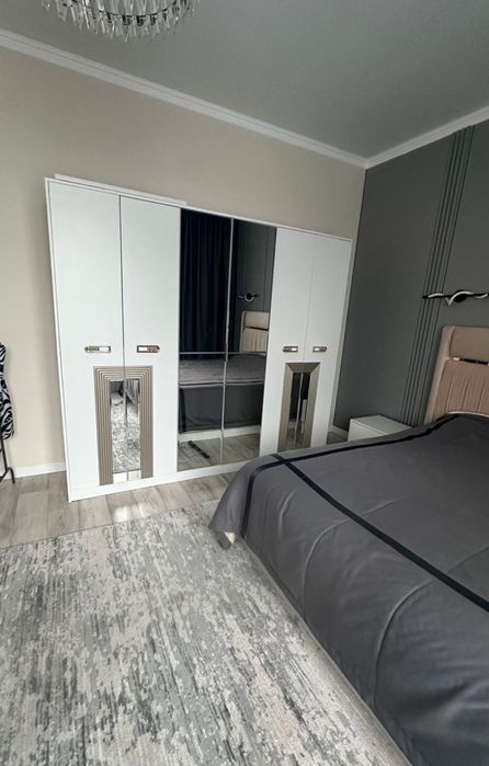 Срочно продам спальный гарнитур.