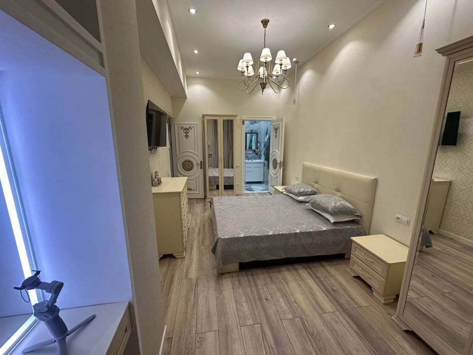 Продажа квартиры в центре  118м2 3/2/9 ул Катта Мирабад Новостройка