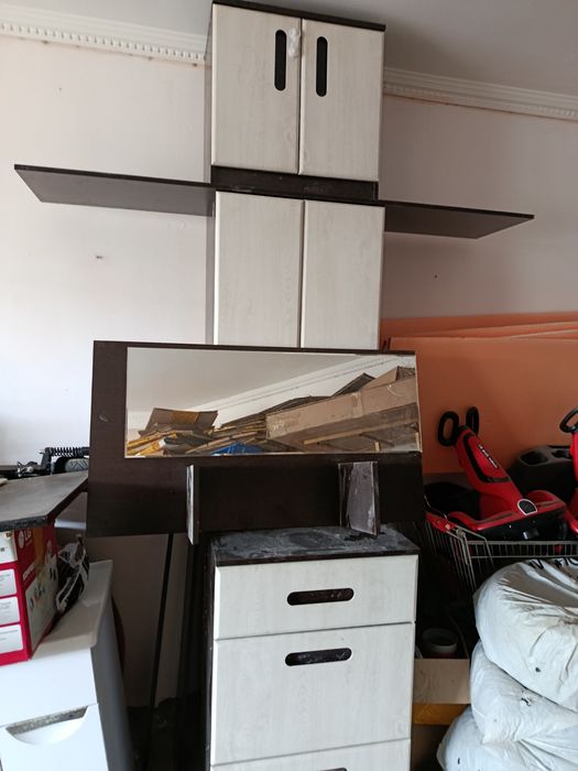 Прихожқа ақ сұр түсті