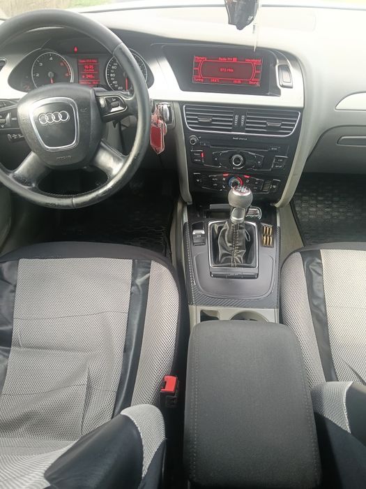 Vând Audi A4 b8 an 2009