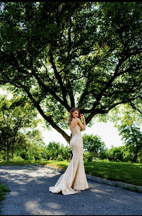 продавам бална рокля