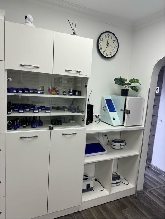 Сдается маникюрный стол