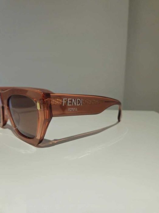 Оригинални слънчеви очила fendi