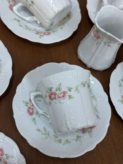 Set De Masa si Cafea De 8 Persoane