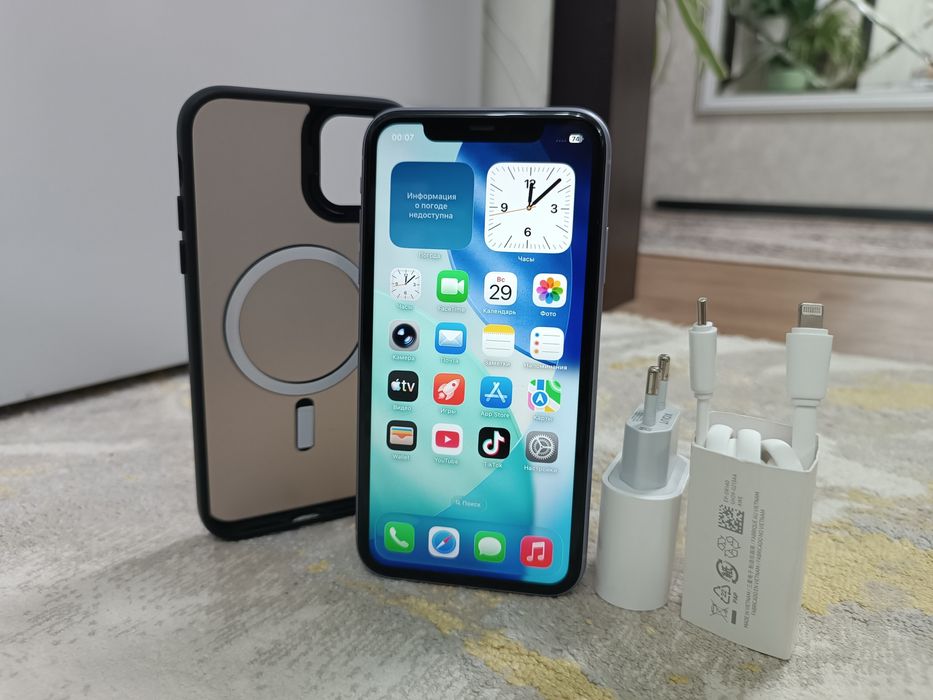 iPhone 11 в хорошем состоянии.