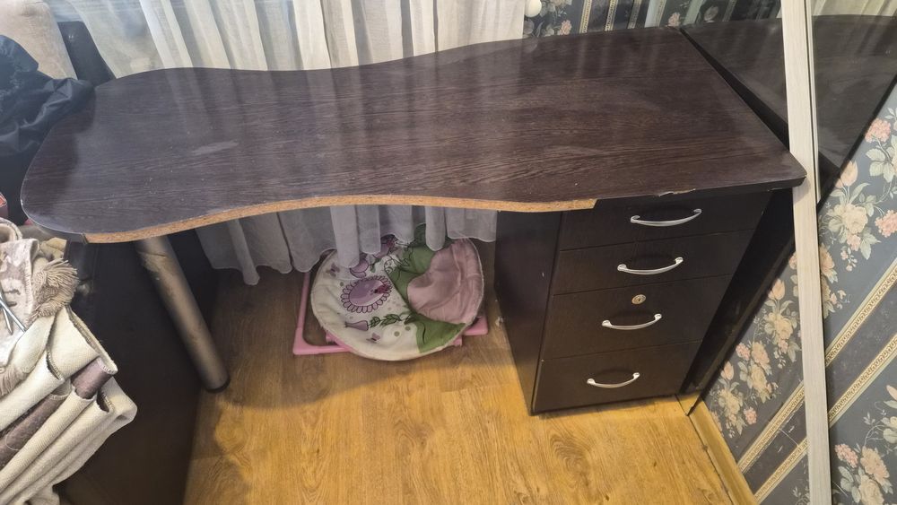 Бюро за маникюр, САМО ЛИЧНО ВЗИМАНЕ.