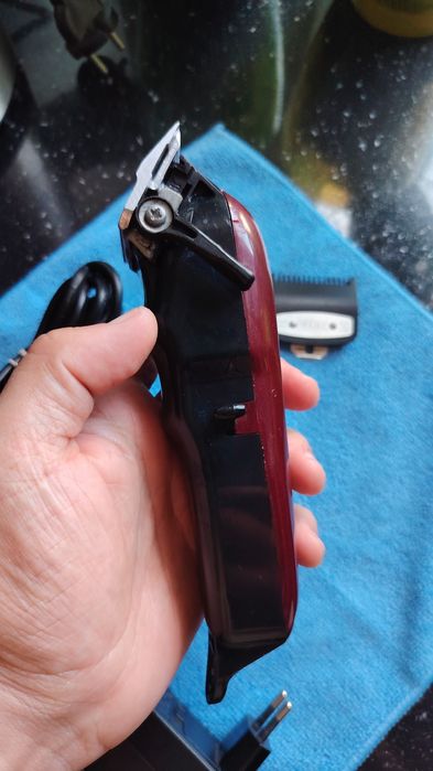 Wahl Professional 5 Star Cordless Magic Clip Hair Clipper 8591L1 - RED