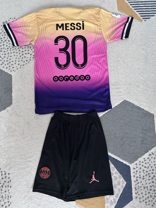 echipament de fotbal PSG cu Messi