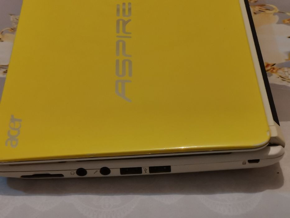 Asеr Нетбук (Экрани синган) сотилади