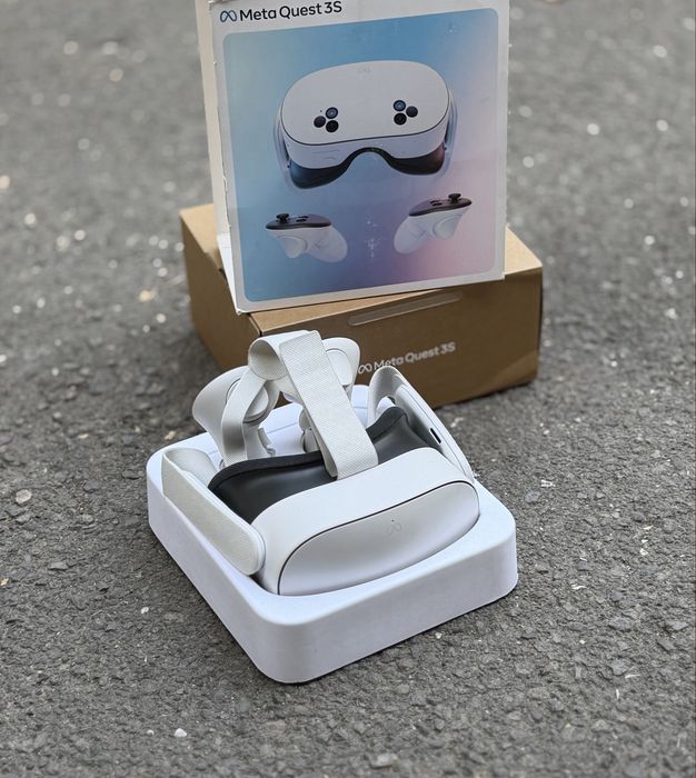 VR очила за виртуална и смесена реалност Meta Quest 3S 128GB