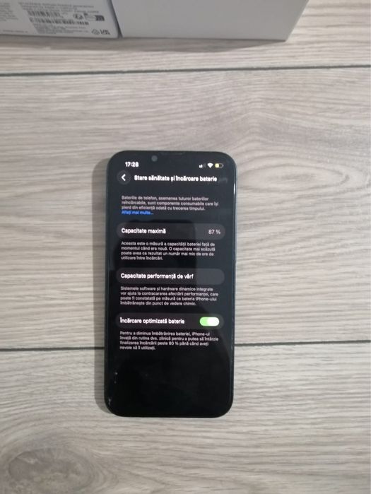 Vând iphone 13, plus casti air pods 2 pro