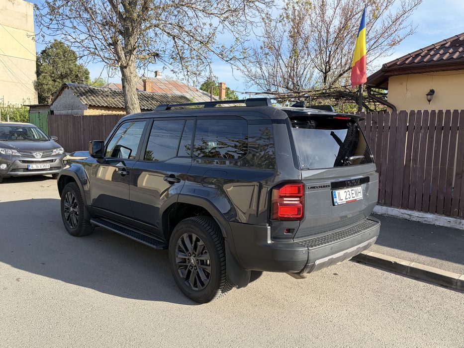 Toyota Land Cruiser 250 Primul proprietar, achizitionata noua showroom Toyota Romania.