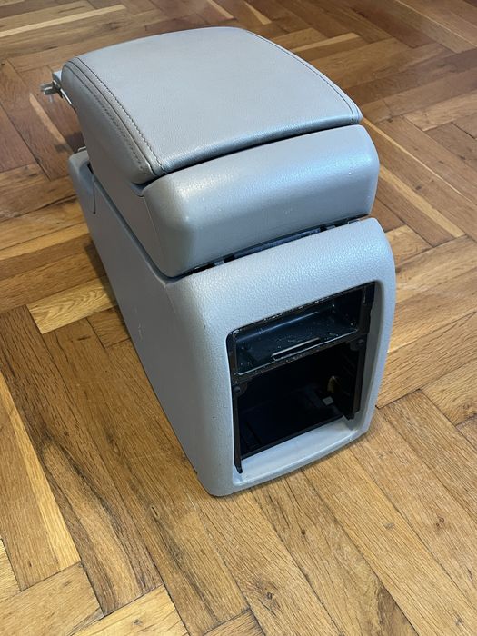 Подлакътник Subaru Legacy OUTBACK B13