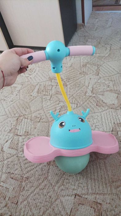 Интерактивна отскачаща топка за деца