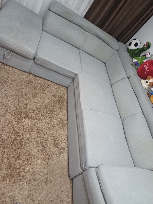 Vand canapea in stare destul de buna