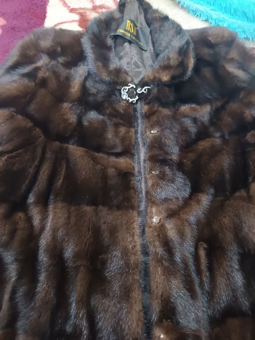Продам норковую шубку.
